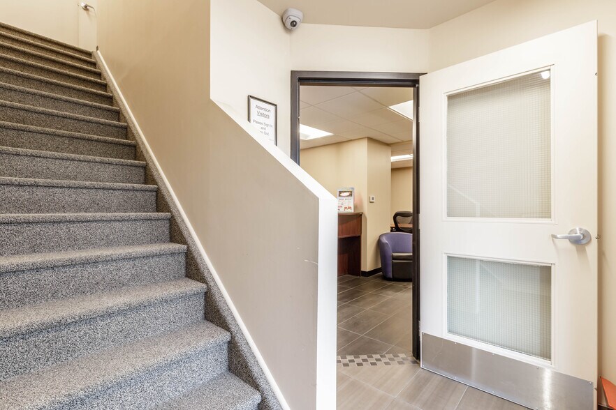 More Photos Of 4116 64 Av SE, Calgary Industrial For Sale