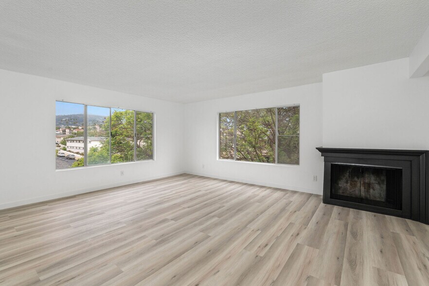 More Photos Of 935 W 10th St, San Pedro Apartments For Sale