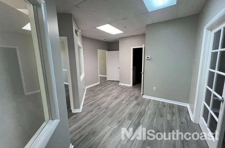 More Photos Of 7000 SE Federal Hwy, Stuart Office For Lease
