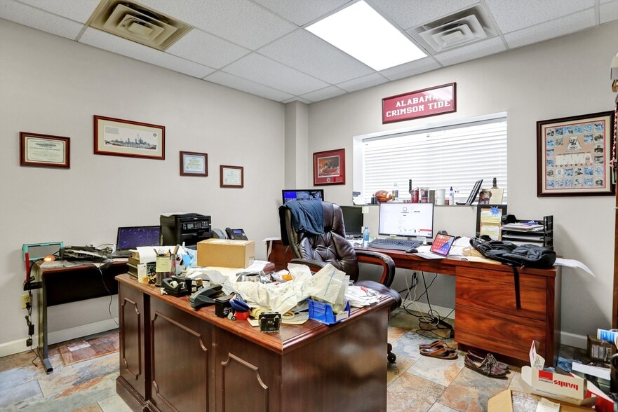 More Photos Of 3325 Millbranch Rd, Memphis Warehouse For Sale