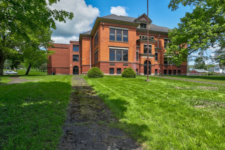 More Photos Of 1101 E 2nd St, Jamestown Schools For Sale