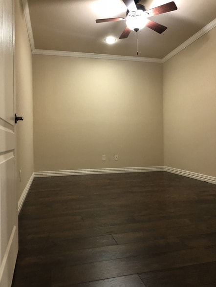 More Photos Of 1400 W Mayfield Rd, Arlington Loft Creative Space For Lease