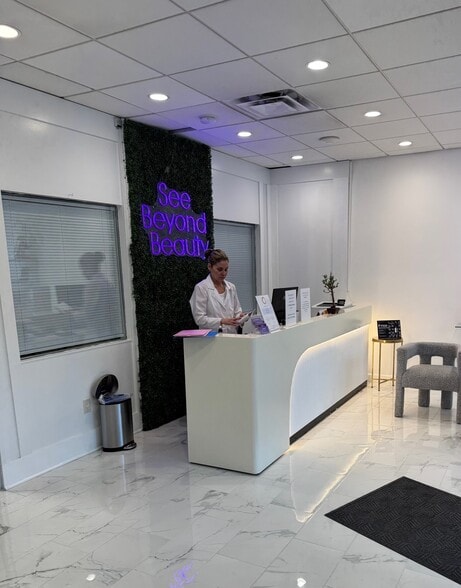 More Photos Of 770 Central Park Ave, Scarsdale Freestanding For Lease