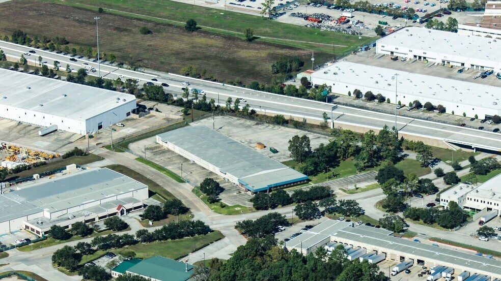 More Photos Of 16330 Central Green Blvd, Houston Unknown For Lease