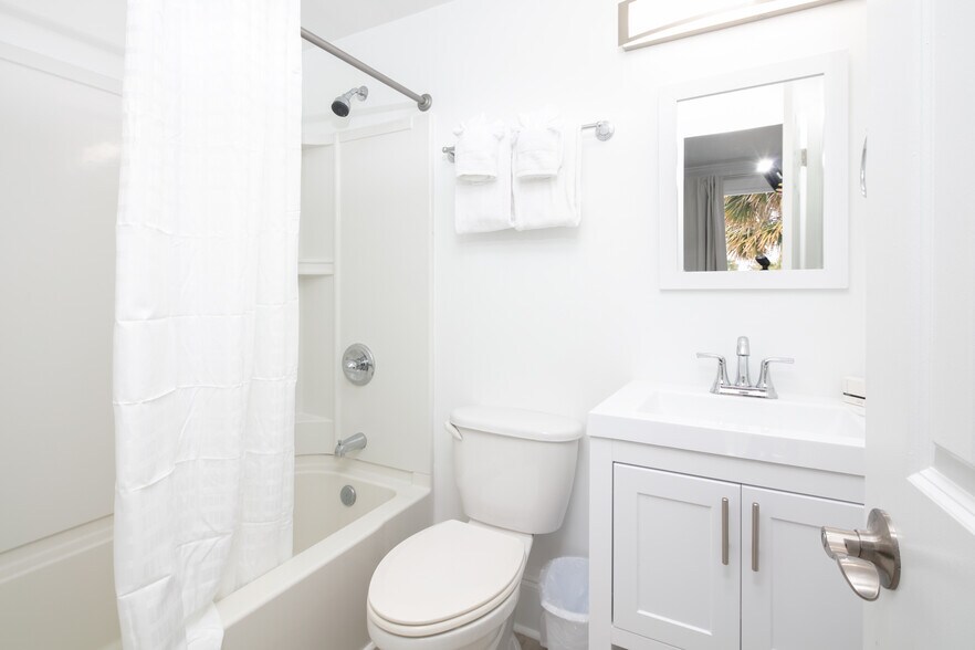 More Photos Of 501 N Ocean Blvd, Myrtle Beach Hotel For Sale
