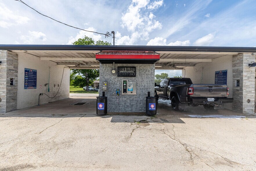 More Photos Of 617 N Ellis St, Groesbeck Carwash For Sale