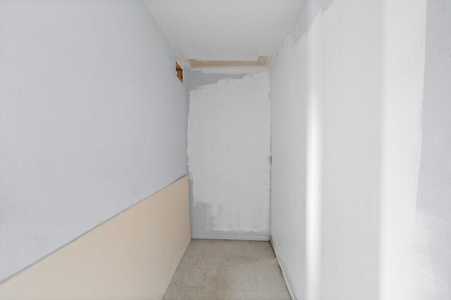 More Photos Of 272-280 SW 33rd St, Fort Lauderdale Showroom For Lease