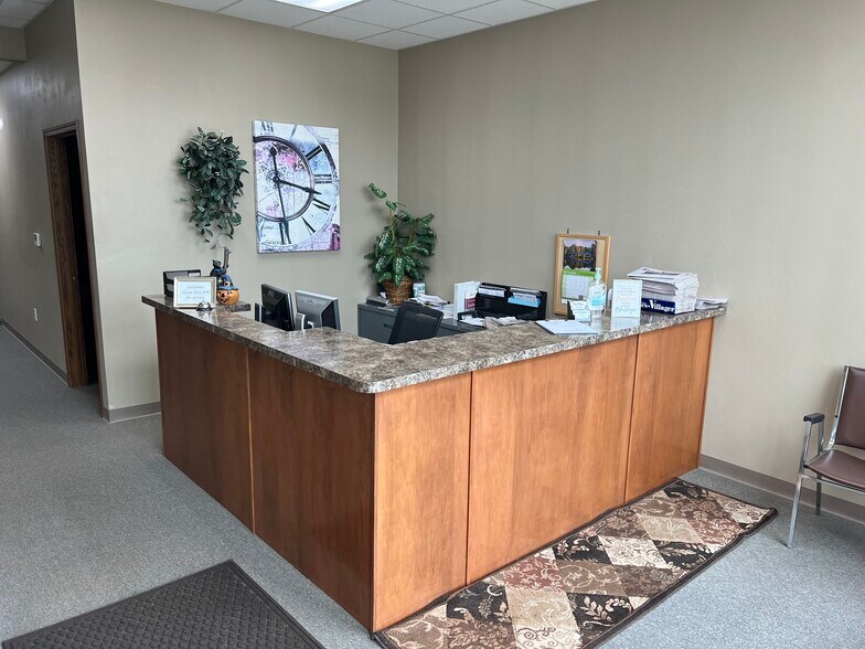 More Photos Of 1810-1900 Crooks Ave, Kaukauna General Retail For Lease