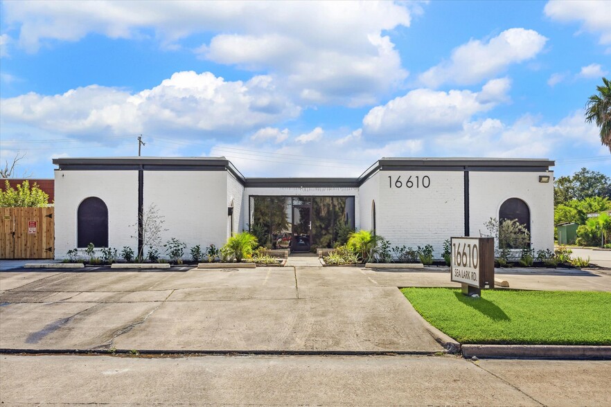 Primary Photo Of 16610 Sea Lark Rd, Houston Office For Sale