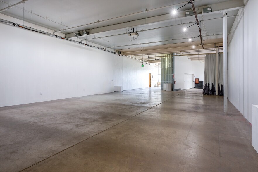 More Photos Of 2212 Main St, San Diego Industrial For Lease