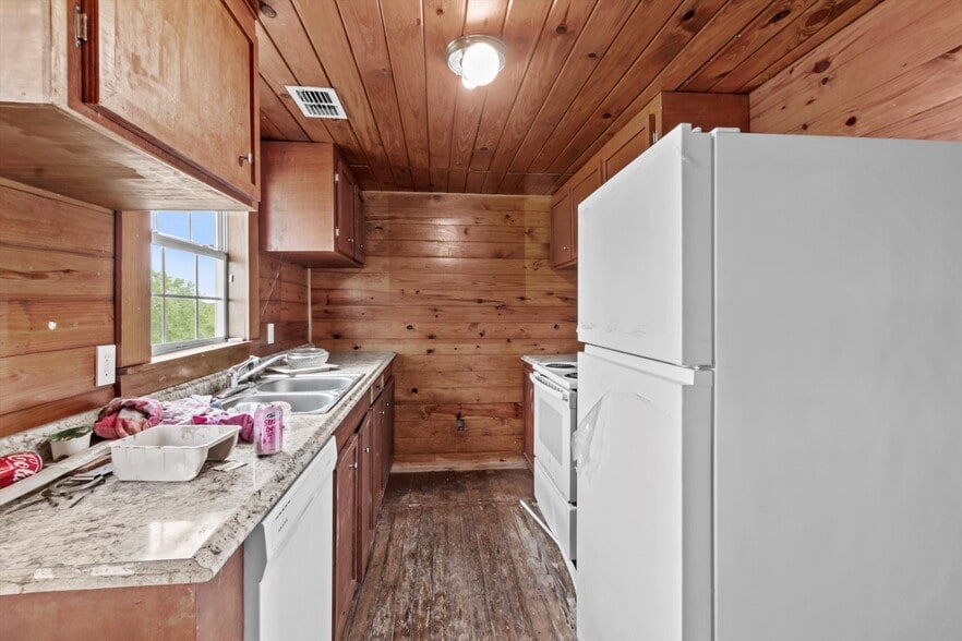 More Photos Of 1000 Rohde Rd, Kyle Service For Lease