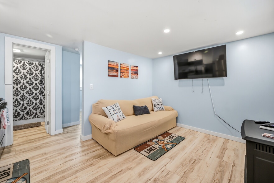 More Photos Of 5214 Old Lake Rd, Geneva Apartments For Sale