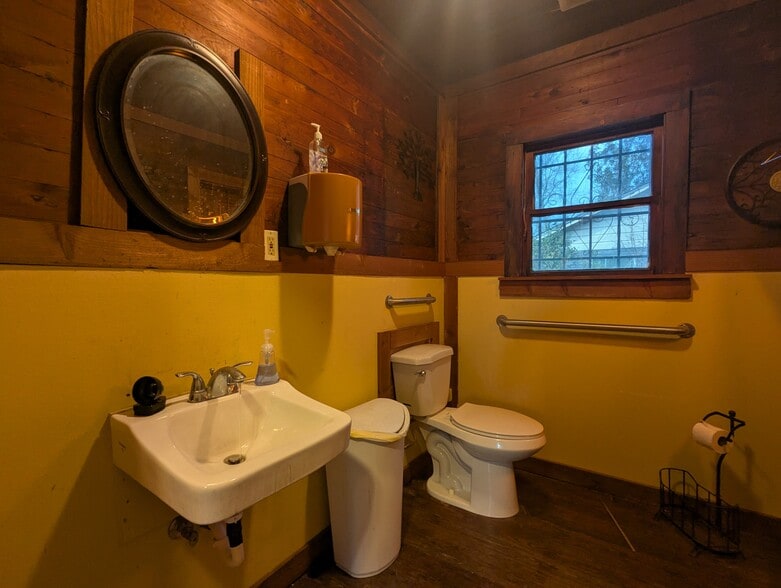 More Photos Of 5710 Concord Rd, Beaumont Auto Dealership For Sale