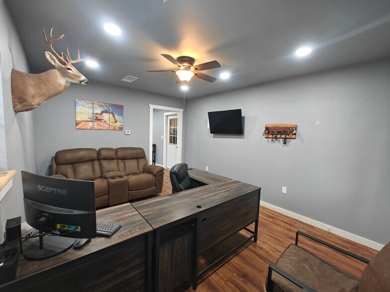 More Photos Of 32514 Highway 82, Cookson Flex For Sale