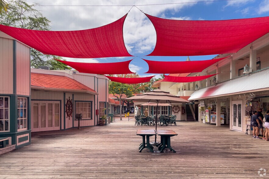 More Photos Of 75-5744 Alii Dr, Kailua Kona Freestanding For Lease