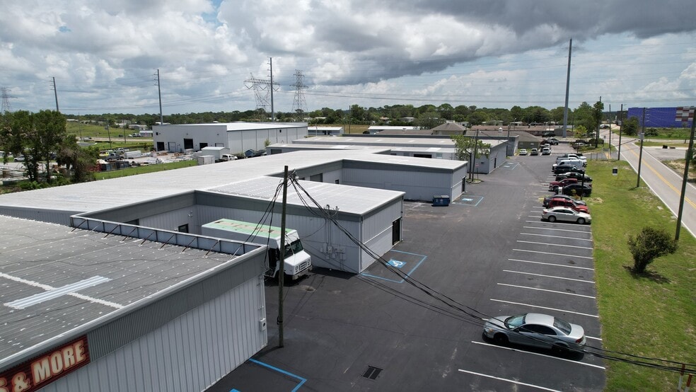 More Photos Of 13400-13499 Chambord St, Brooksville Manufacturing For Lease