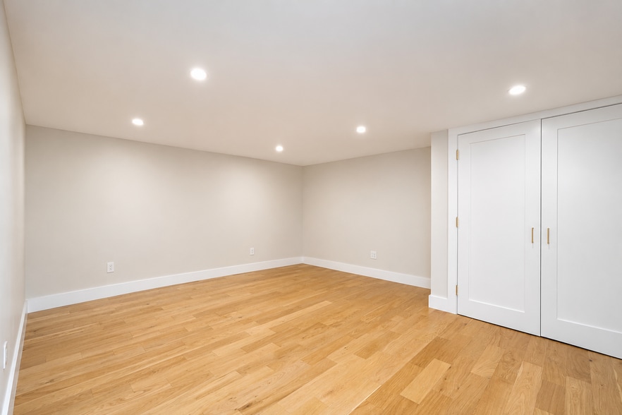 More Photos Of 4254 Arthur Kill Rd, Staten Island Storefront Retail Residential For Sale