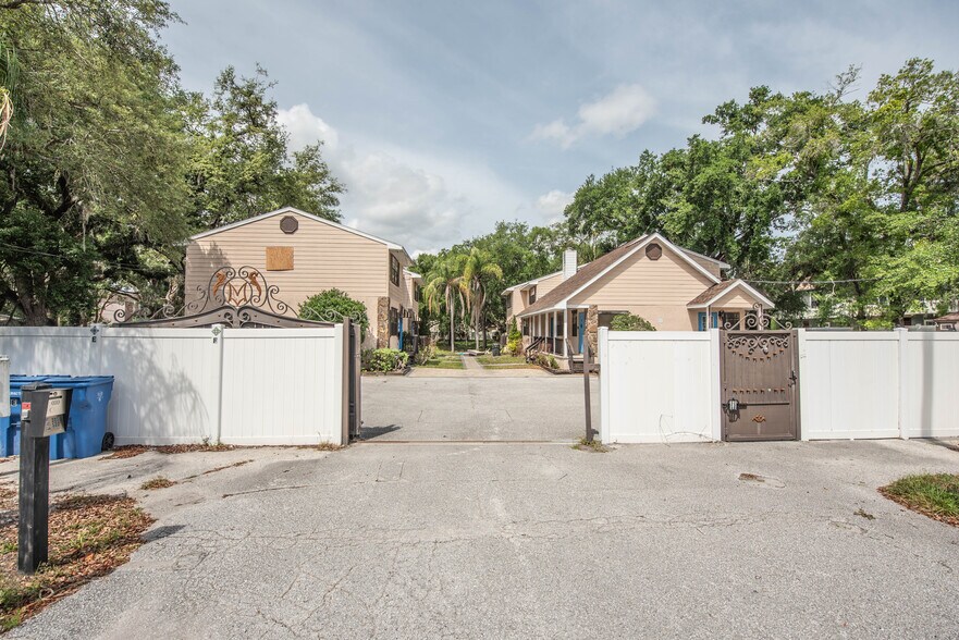 More Photos Of 12216 N 59th St, Tampa Apartments For Sale