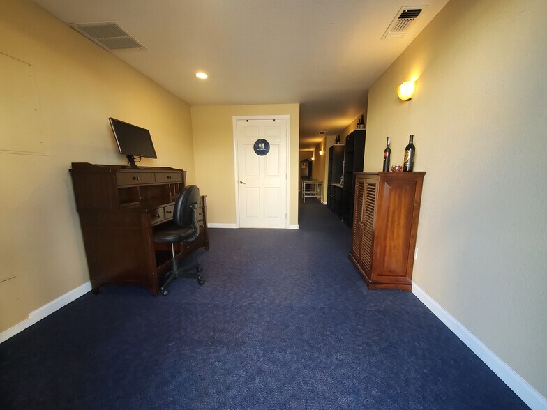 More Photos Of 14165 Market St, Walnut Grove Showroom For Sale