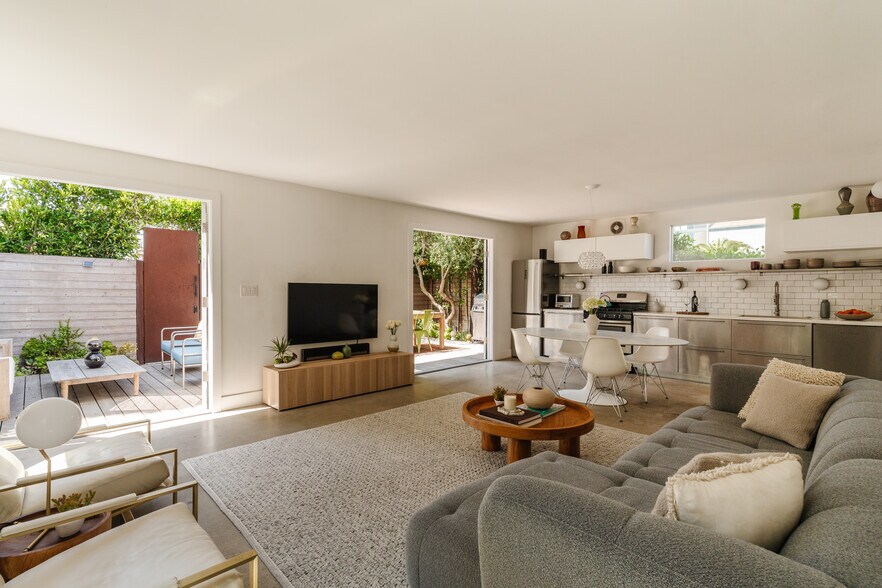 More Photos Of 40 18th Ave, Venice Apartments For Sale