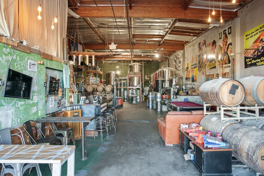 More Photos Of 7949 Stromesa Ct, San Diego Warehouse For Lease