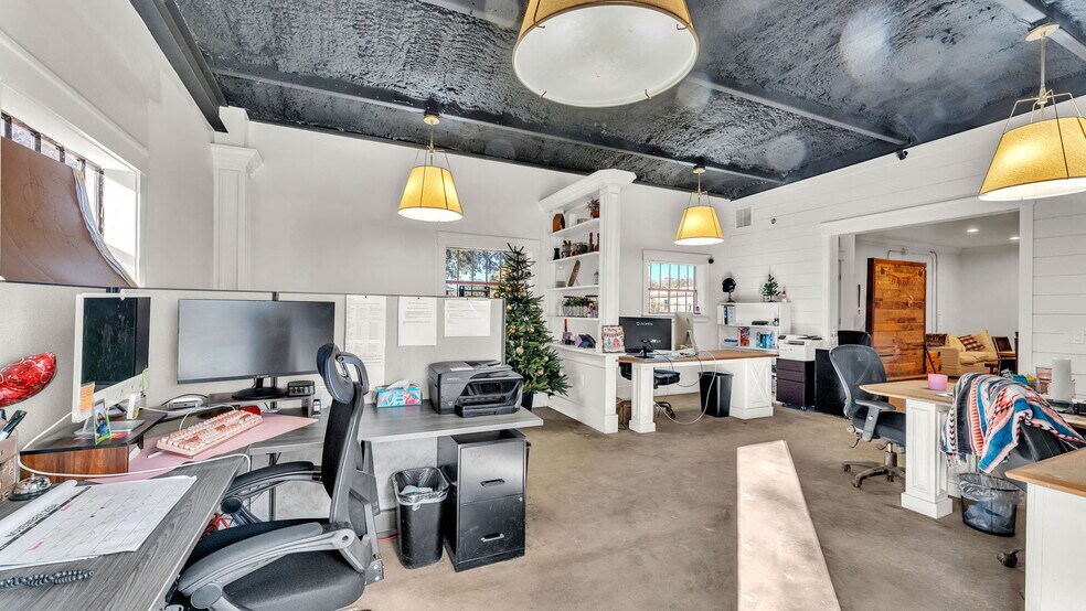 More Photos Of 705 Jerry Smith Rd, Dover Light Manufacturing For Sale