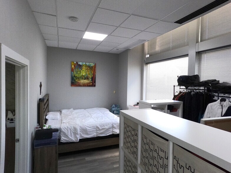 More Photos Of 2520 King Arthur Blvd, Lewisville Storefront For Sale