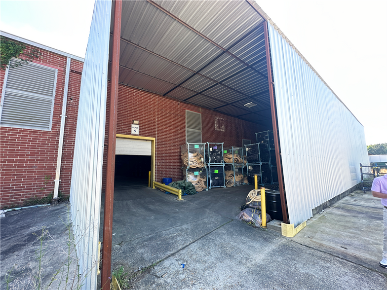 More Photos Of 1000 Bicycle Way, Manning Distribution For Lease