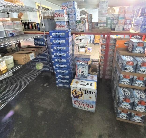 More Photos Of 209 N 5th Ave E, Truman Freestanding For Sale