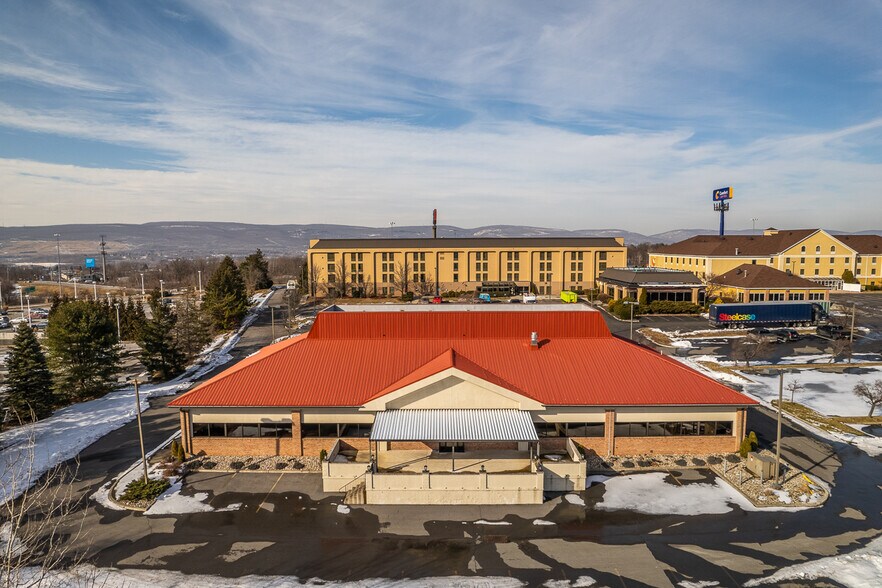 More Photos Of 20 Montage Mountain Rd, Moosic Restaurant For Lease