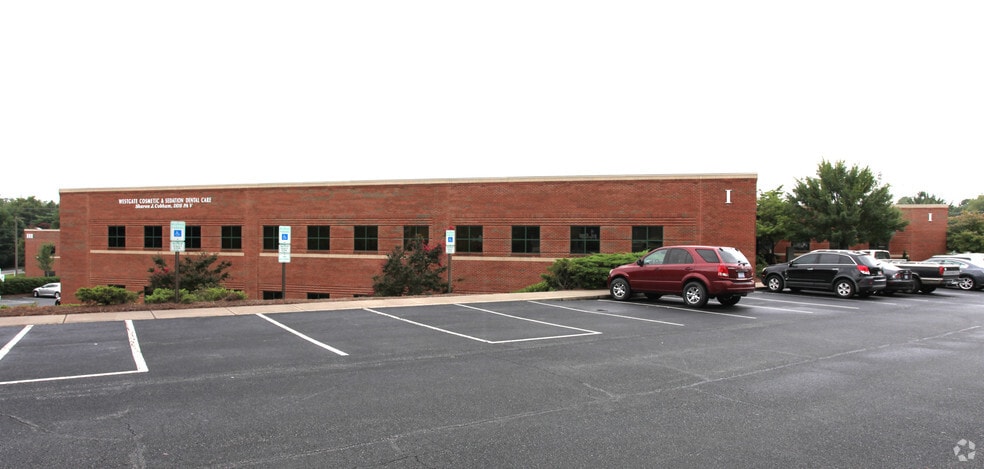 More Photos Of 1400 Westgate Center Dr, Winston-Salem Medical For Lease