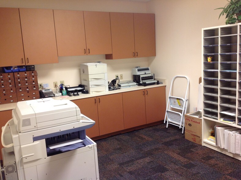 More Photos Of 6437 W Chandler Blvd, Chandler Office For Lease