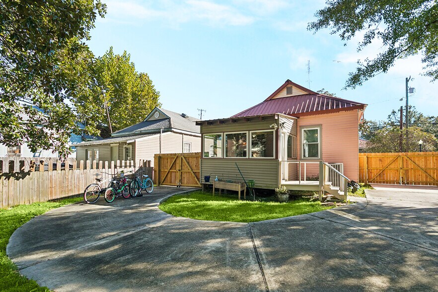 More Photos Of 2135 2nd St, Slidell Flex For Sale