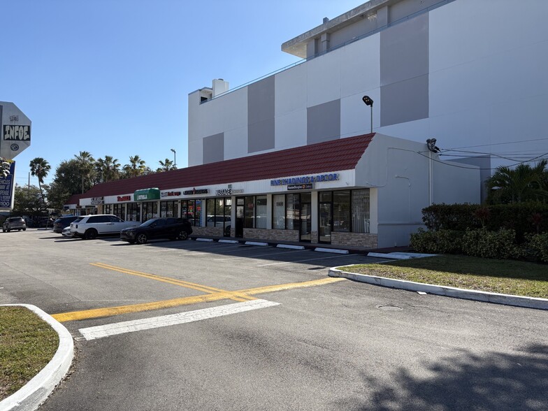 More Photos Of 2550-2584 NE Miami Gardens Dr, Miami Unknown For Lease