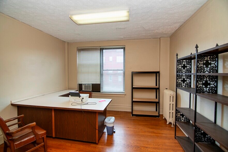 More Photos Of 207 S Heber St, Beckley Office For Sale