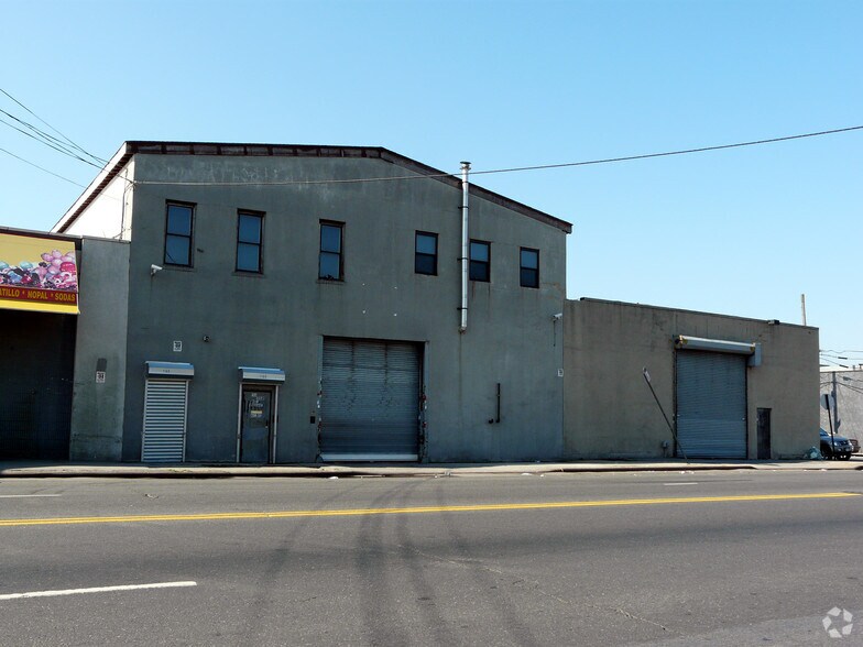 More Photos Of 1160 Randall Ave, Bronx Warehouse For Lease