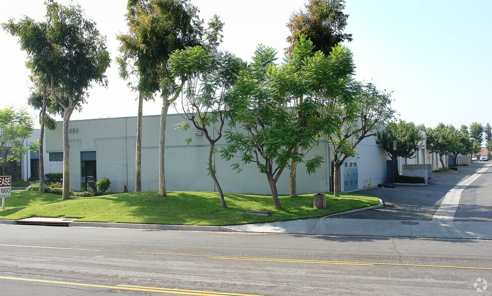 More Photos Of 2950 Saturn St, Brea Warehouse For Lease