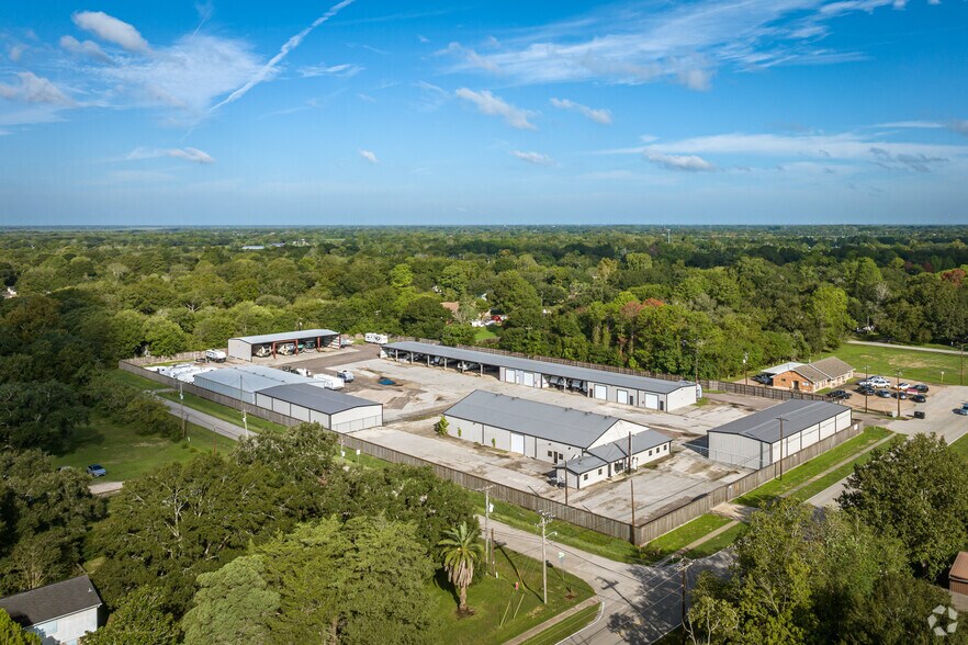 More Photos Of 1618 Callaway Dr, Alvin Warehouse For Lease