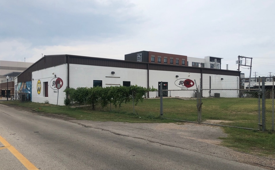 More Photos Of 321 6th st, Waco General Retail For Lease