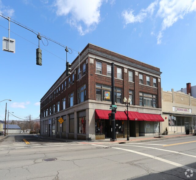 Primary Photo Of 257 Main St, Johnson City Apartments For Sale