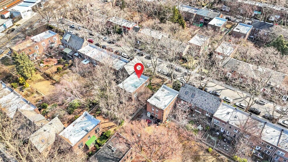 More Photos Of 3930 45th St, Sunnyside Apartments For Sale