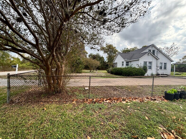 More Photos Of 14515 Sommermeyer St, Houston Office For Sale