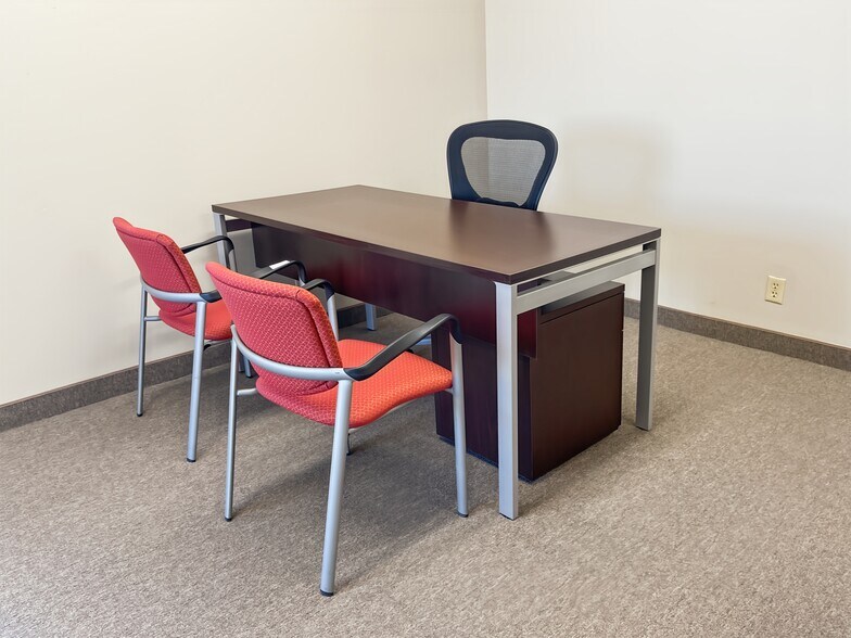 More Photos Of 1600 Airport Fwy, Bedford Coworking Space