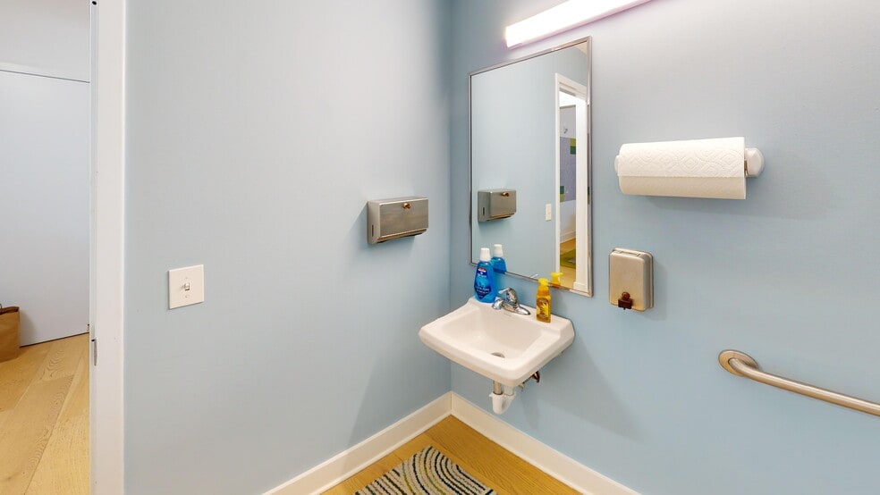 More Photos Of 2510 Gilbert Ave, Cincinnati Office For Lease