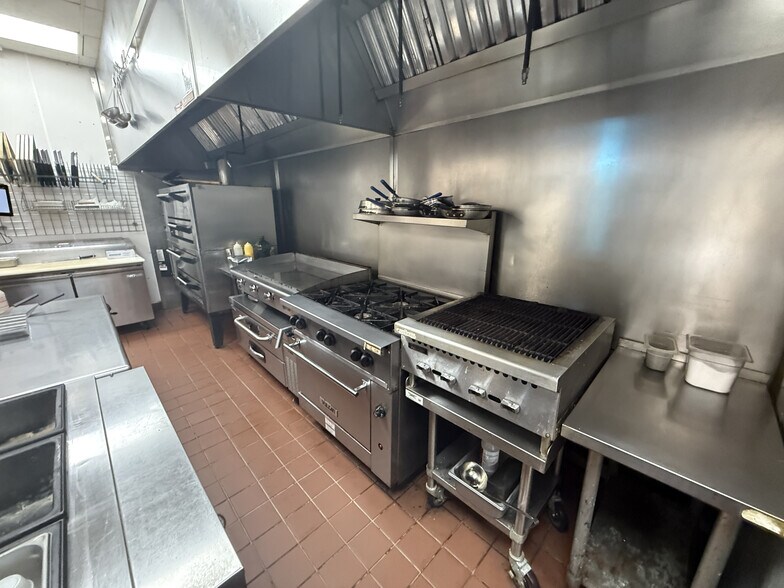 More Photos Of 7434 Village Center Dr, O'Fallon Restaurant For Sale