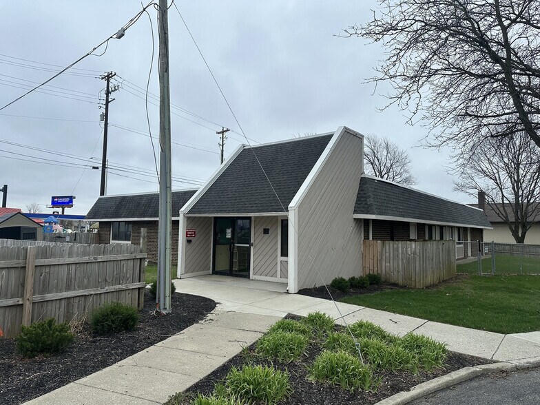 Primary Photo Of 7135 Sawmill Rd, Dublin Daycare Center For Sale