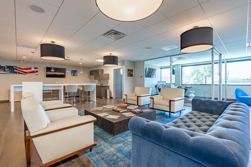Primary Photo Of 531 E Bethany Home Rd, Phoenix Office For Sale