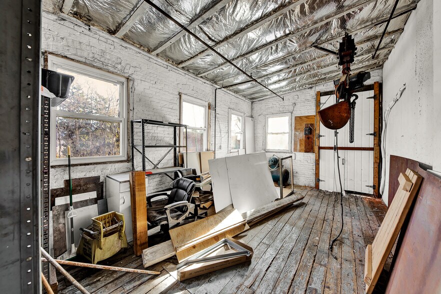 More Photos Of 24 Johnes St, Newburgh Light Manufacturing For Lease