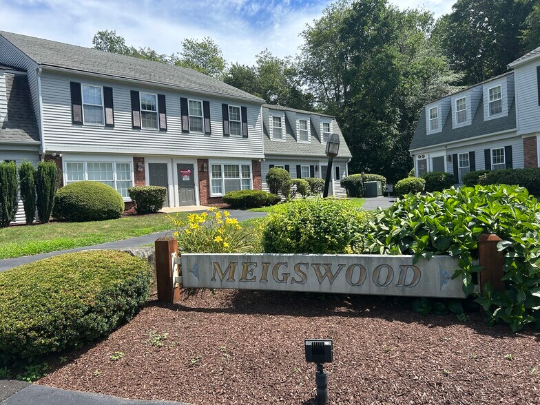 Primary Photo Of 2-6 Samson Rock Dr, Madison Office For Lease