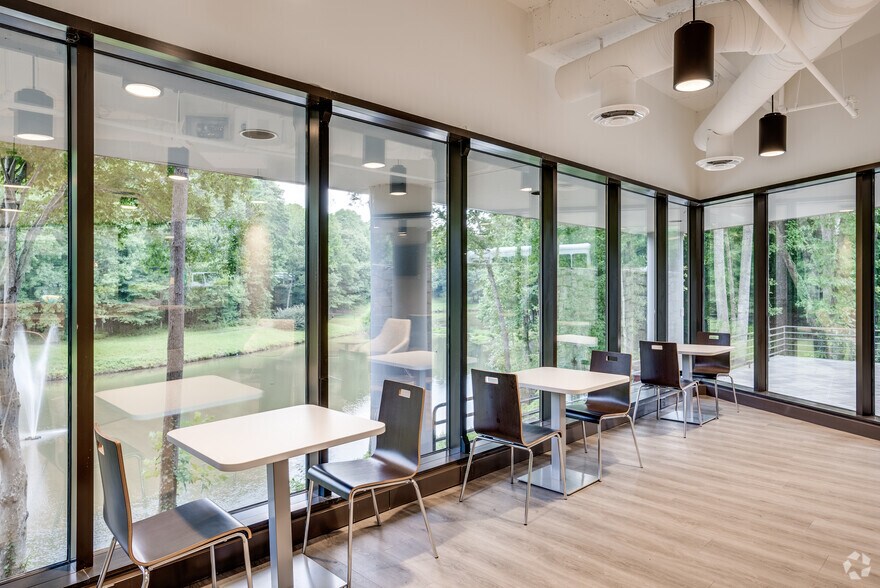 More Photos Of 6801 Governors Lake Pky, Peachtree Corners Office For Lease